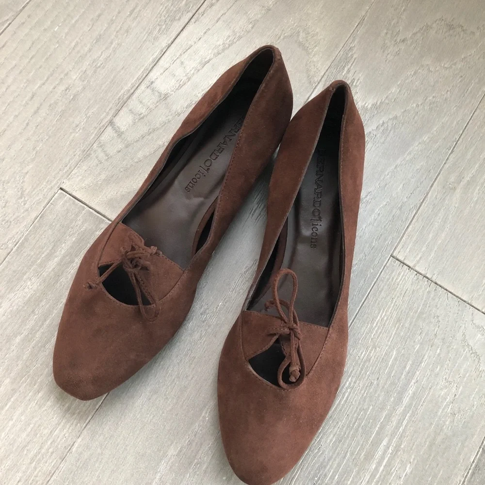 Bernardo Hidden Wedge Suede Shoes NWOT